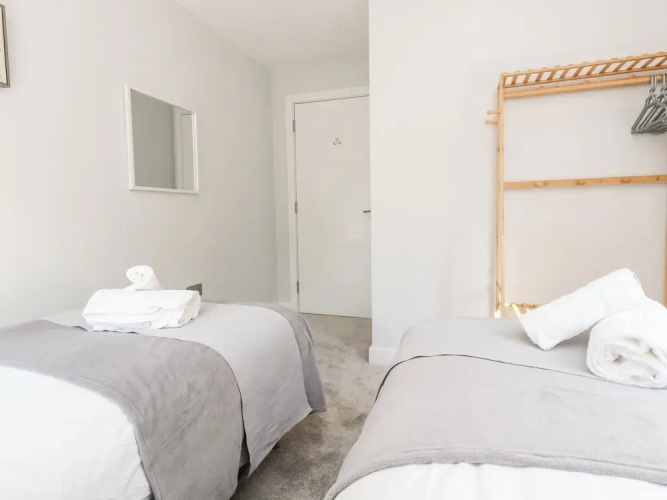 Flat 6, Thornlow Heights