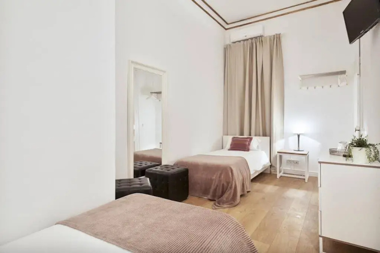 Plaza Cataluna Guest House