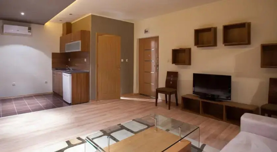 Pacific 3 Apartments