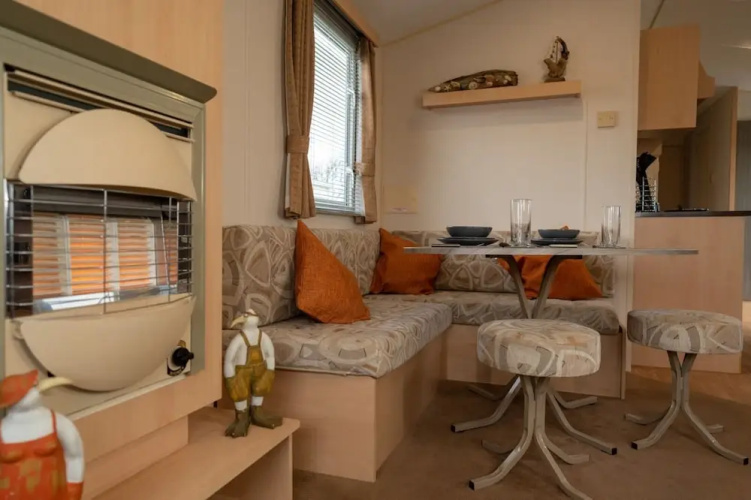 Inviting 3-bed Caravan on Sand Le Mere, Tunstall