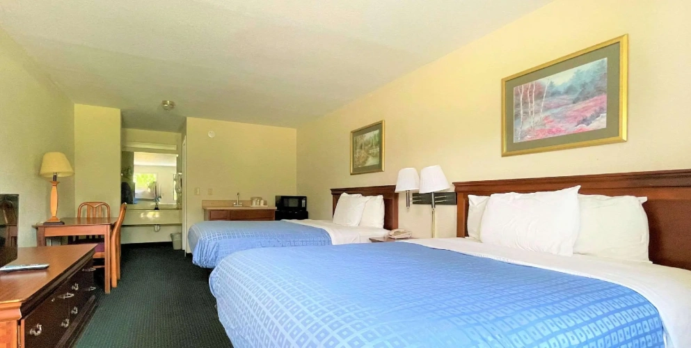 Standard Quadruple room