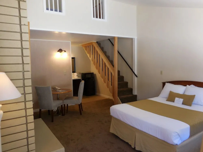 Iron Horse Inn