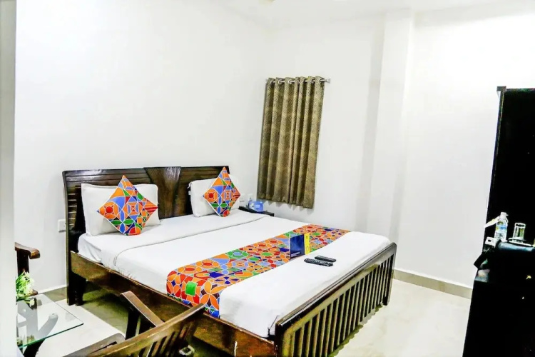Ashiqa Palace by FabHotels