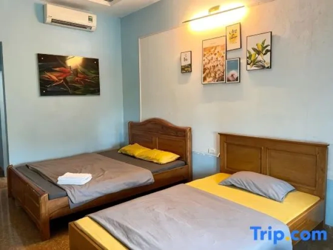 Standard Triple room