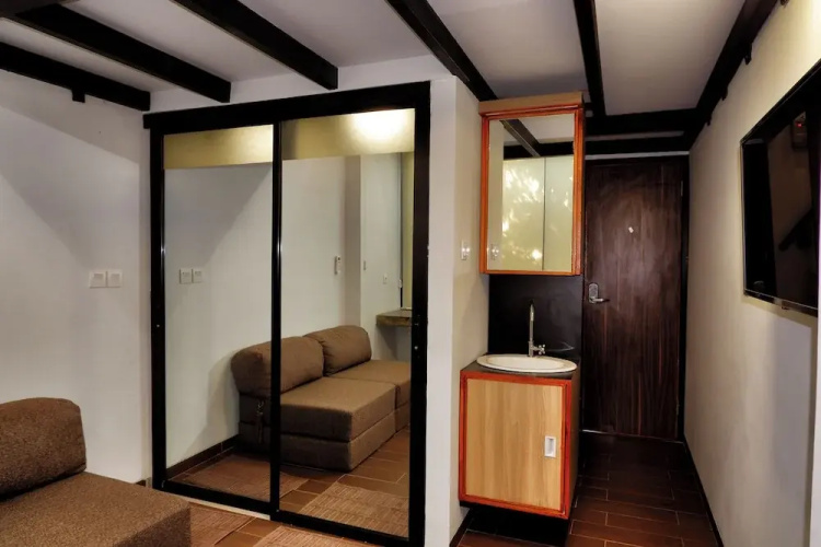 Guest House 555 NKI