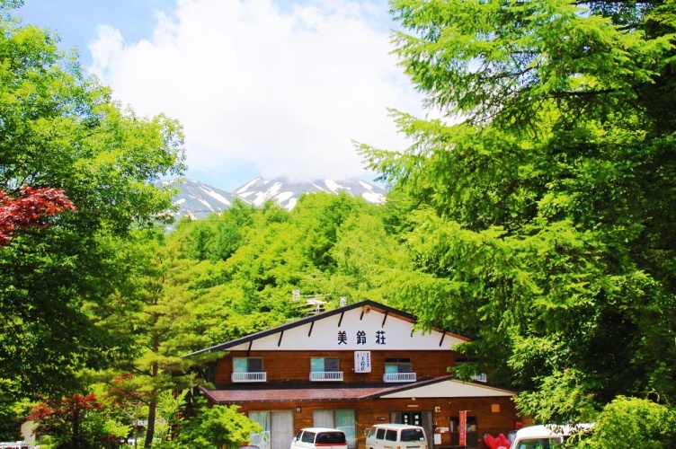 Suite with mountain view