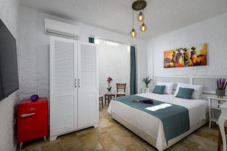 Economy room