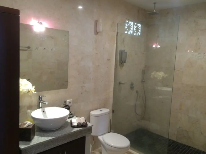 2 Bedrooms Villa