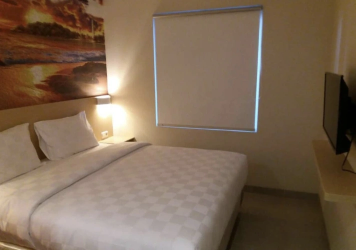 Deluxe Twin room with balcony and with pool view