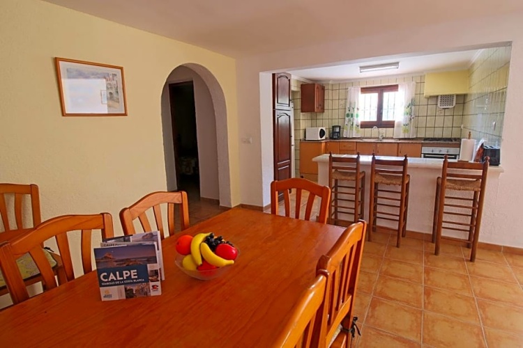 5 Bedrooms Cottage