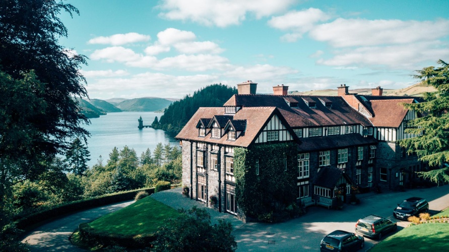 Standard room with lake view