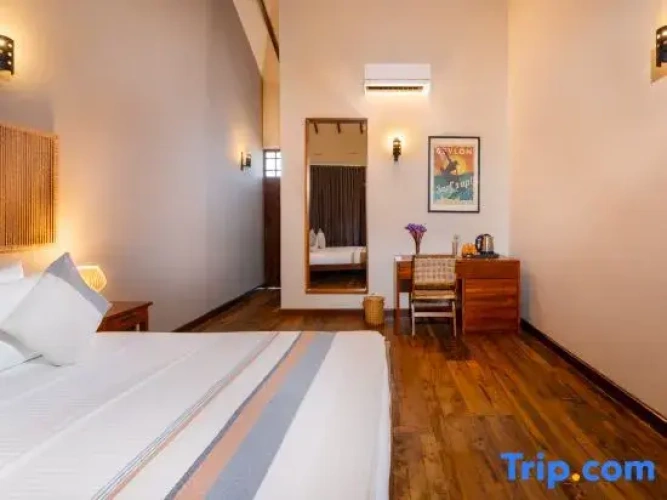 Standard Double room with lake view