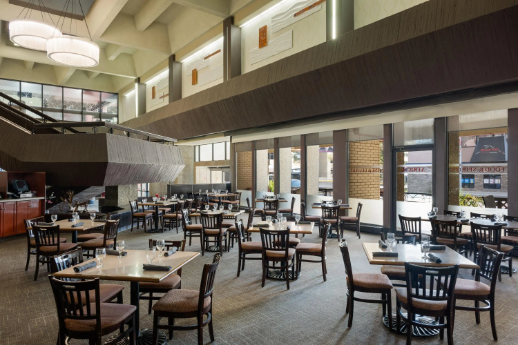 Ramada Plaza by Wyndham Regina Downtown photo 24