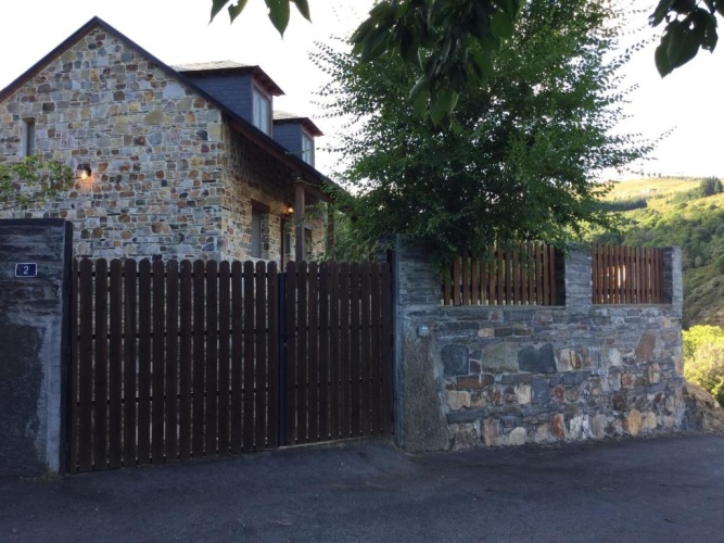 2 Bedrooms Cottage