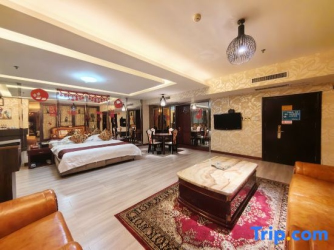 Deluxe Suite