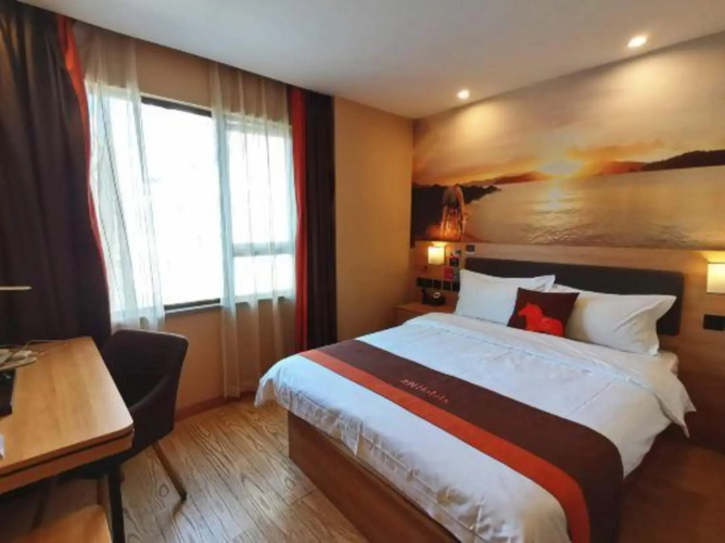 Junyi Chain Hotel (Ningbo Beilun Theater)
