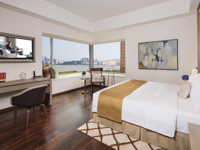 Premier Suite