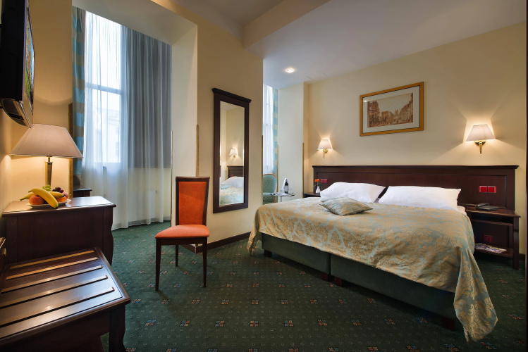 EA Hotel Downtown