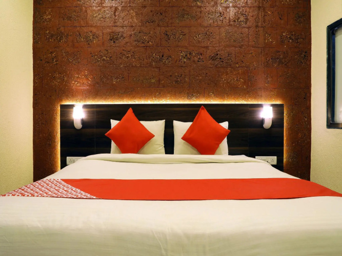Hotel On the Rocks