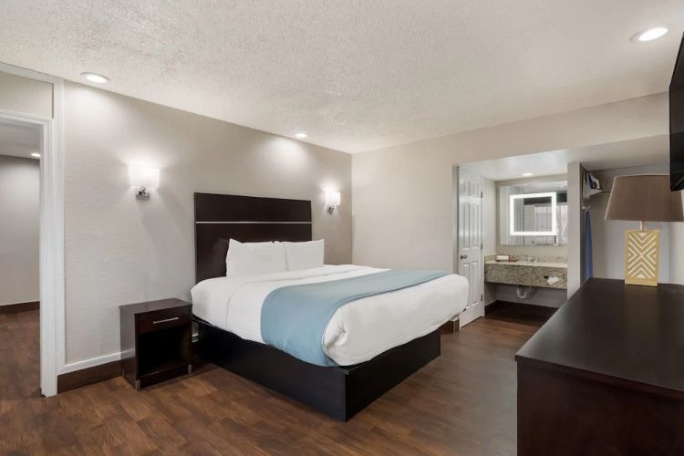 Spanish Trail Inn Hotel