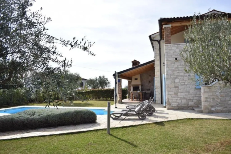 3 Bedrooms Villa