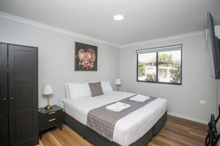 2 Bedrooms Family Basement Chalet