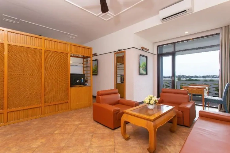 Quadruple Suite