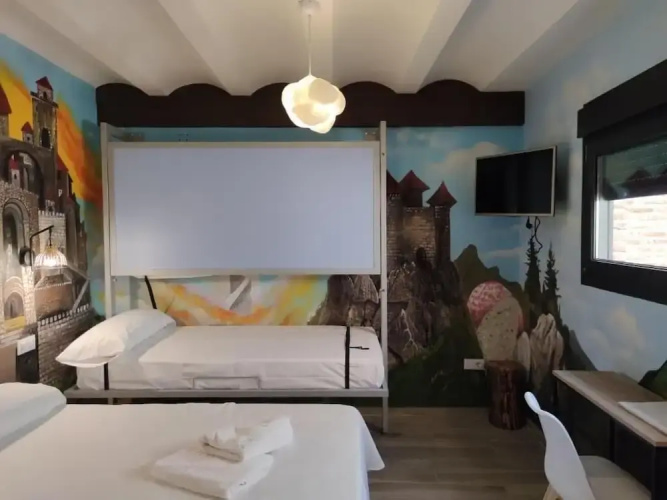 FAMILYHOSTEL