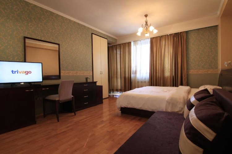 Deluxe Double Studio