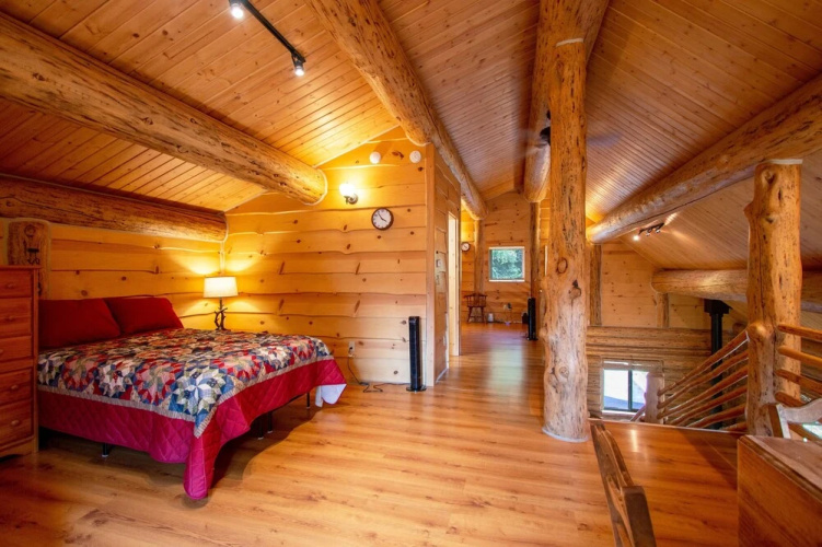 The Log Cabin 2 Bedroom Home by RedAwning