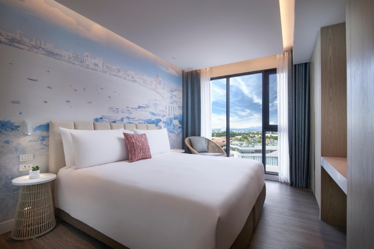 1 Bedroom Double Suite with balcony and with city view
