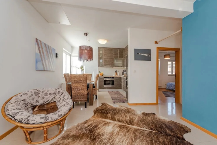 Romantic Oasis modern Apartment