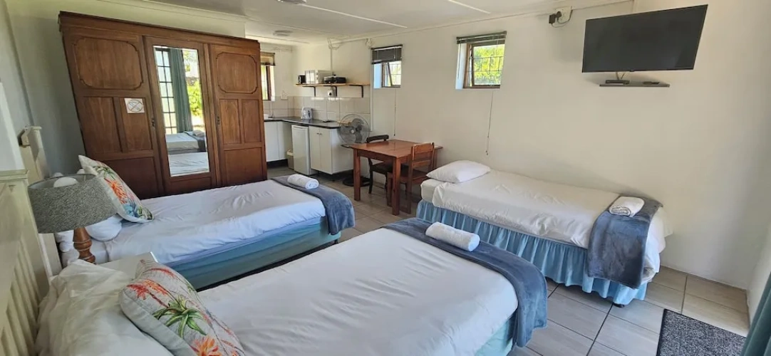 1 Bedroom Standard Double room with pool view
