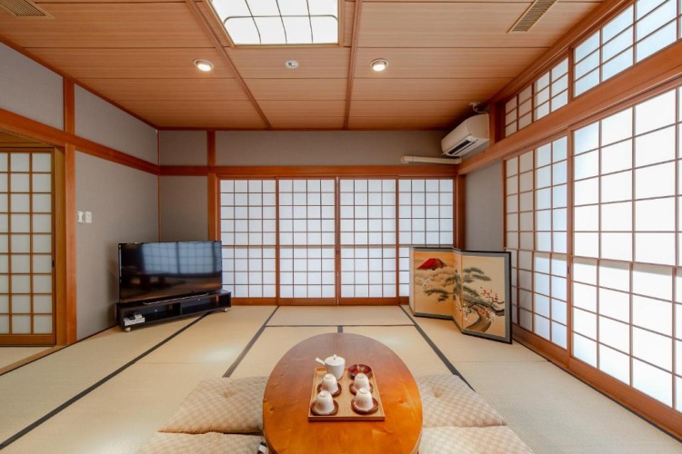 Standard Triple room with view