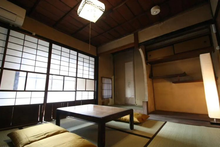 Hostel Haruya Book