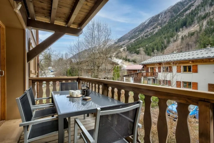 3 Bedrooms Apartment