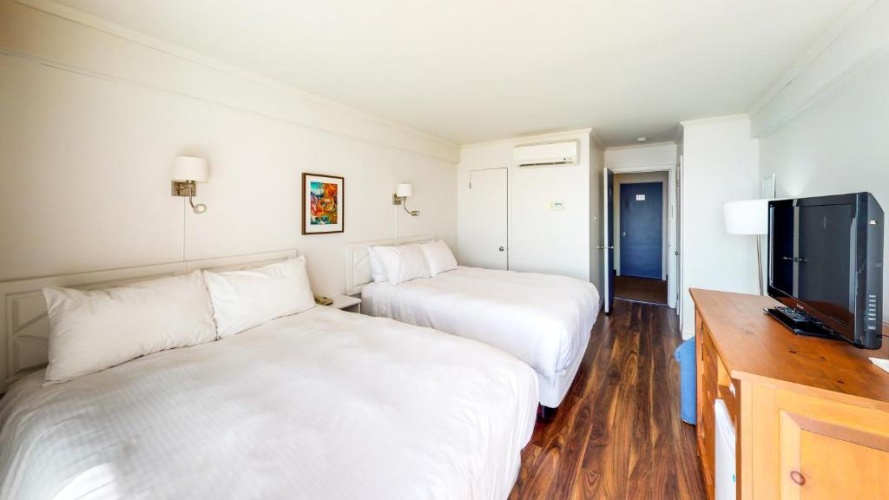 Standard Quadruple room with sea view