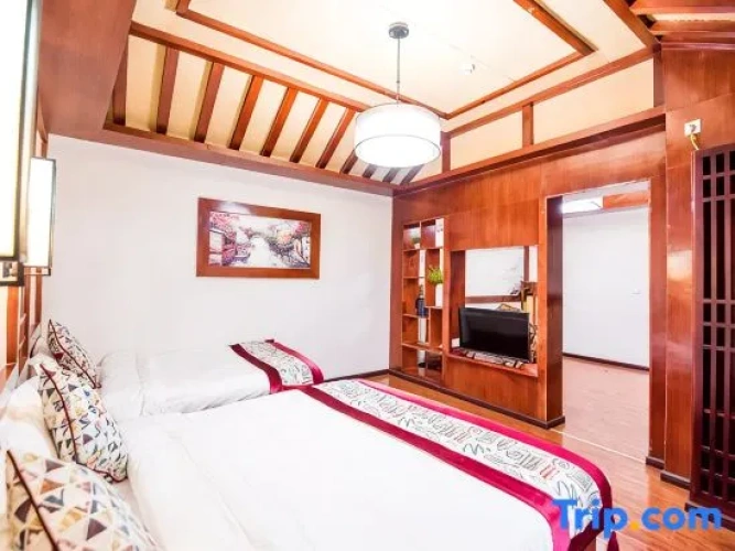 Deluxe Family Suite