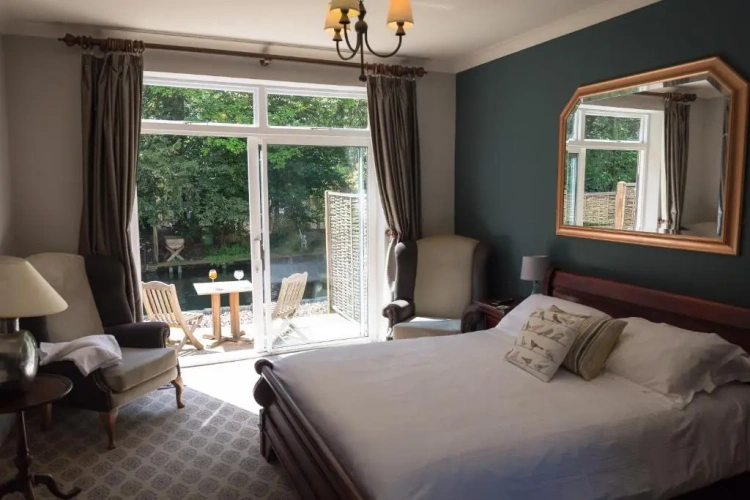 Standard Double room with river view