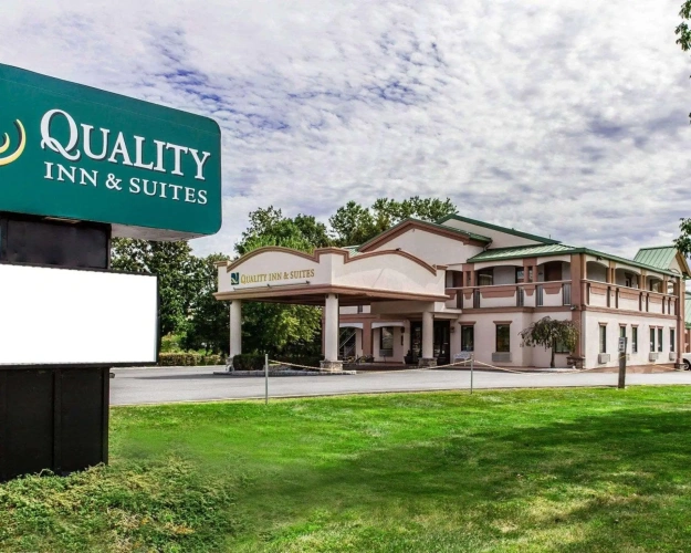 Quadruple Family Suite