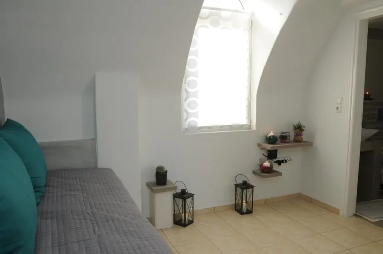 Firostefani Apartment