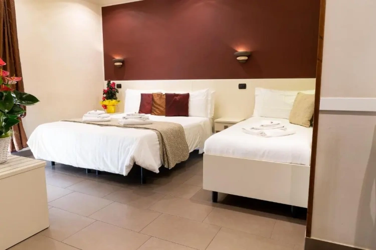 Standard Triple room