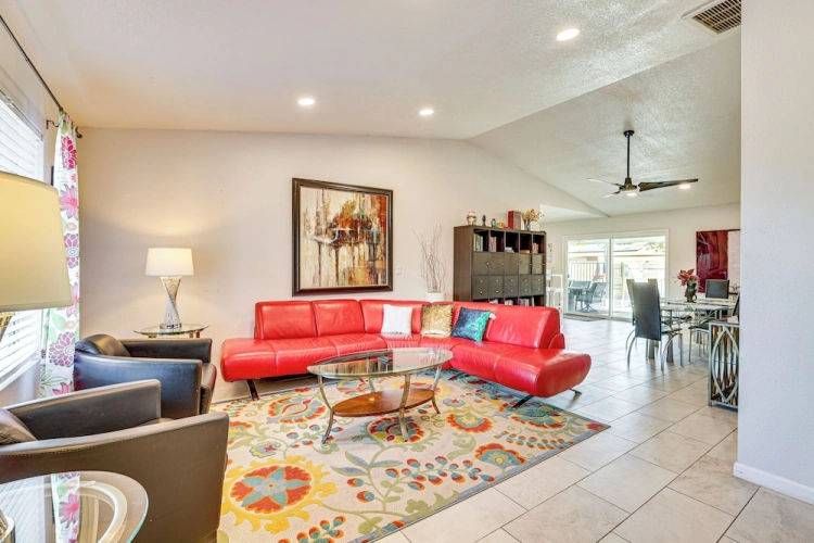 5 Bedrooms Cottage
