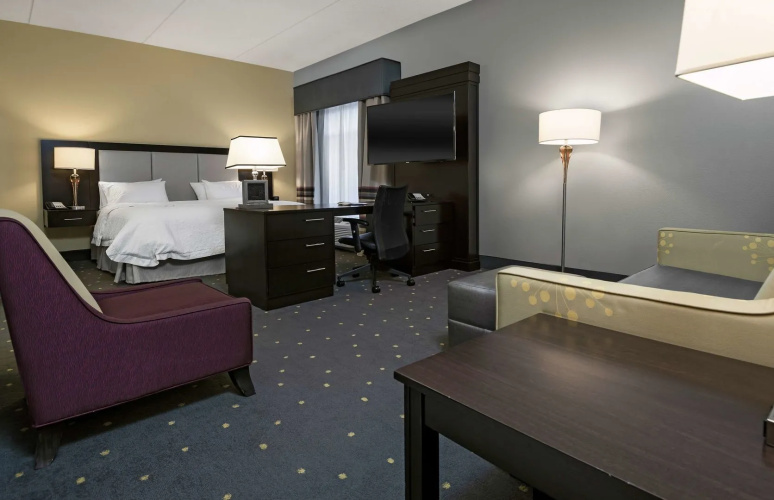 Hampton Inn & Suites Raleigh Downtown