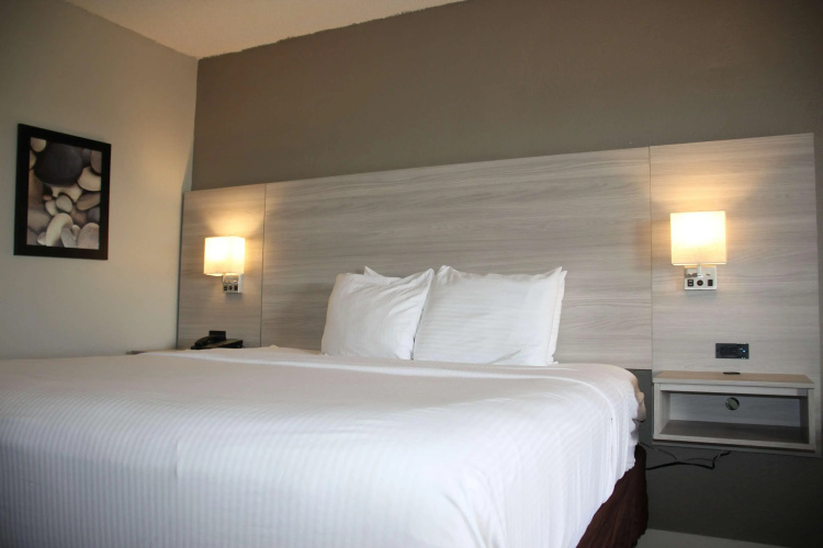 Boca Suites Deerfield Beach, SureStay Collection by BW