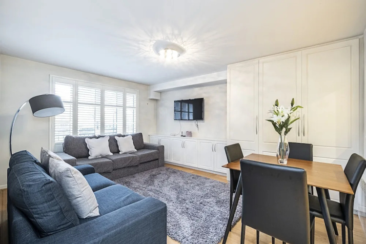 Bridgwalk Apartment by Flexystays