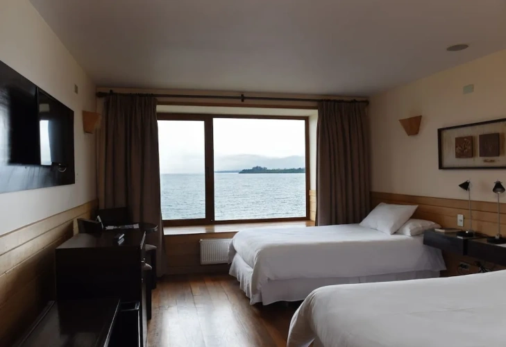 Superior Twin room with lake view