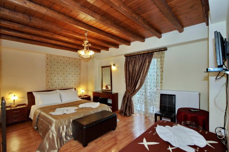 Standard Triple room