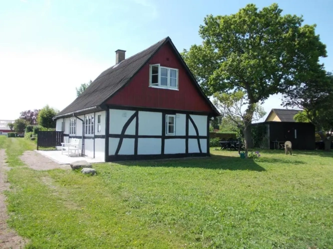 2 Bedrooms Cottage