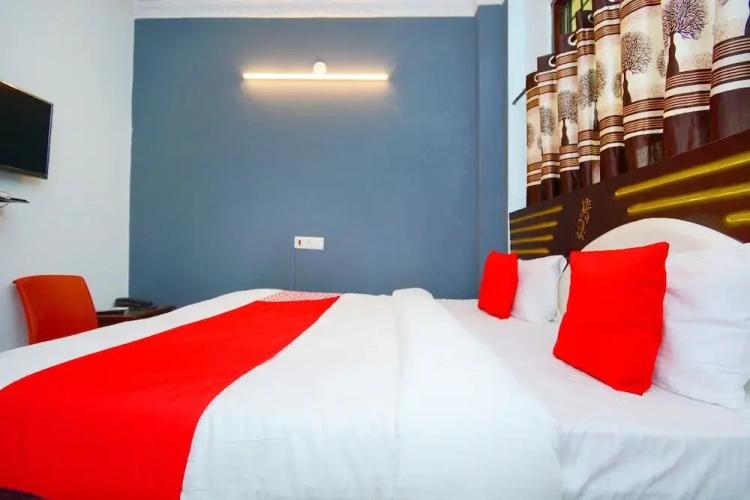 Jb Inn By OYO Rooms